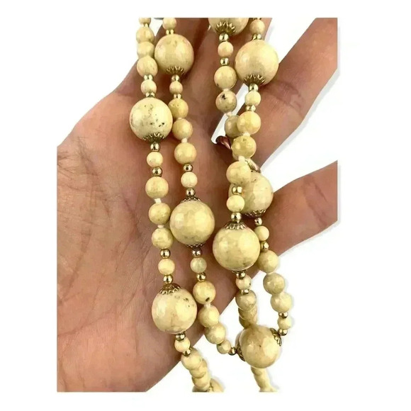 Natural Stone Beige Beaded Necklace 31" Long Various Size Beads - Picture 3 of 12